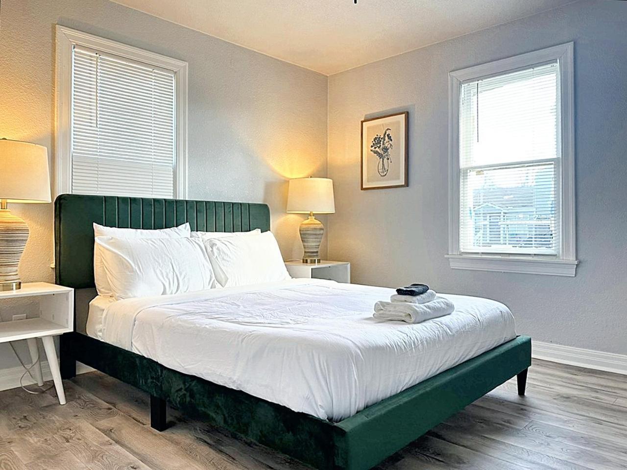 Full-kitchen 2br Near Plaza District #31a